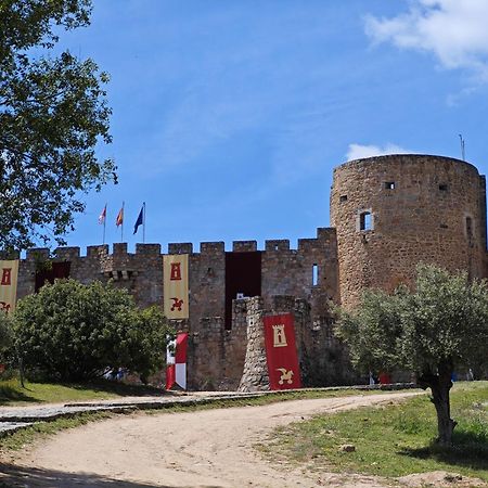 Casa Del Castillo By Naturadrada La Adrada Buitenkant foto