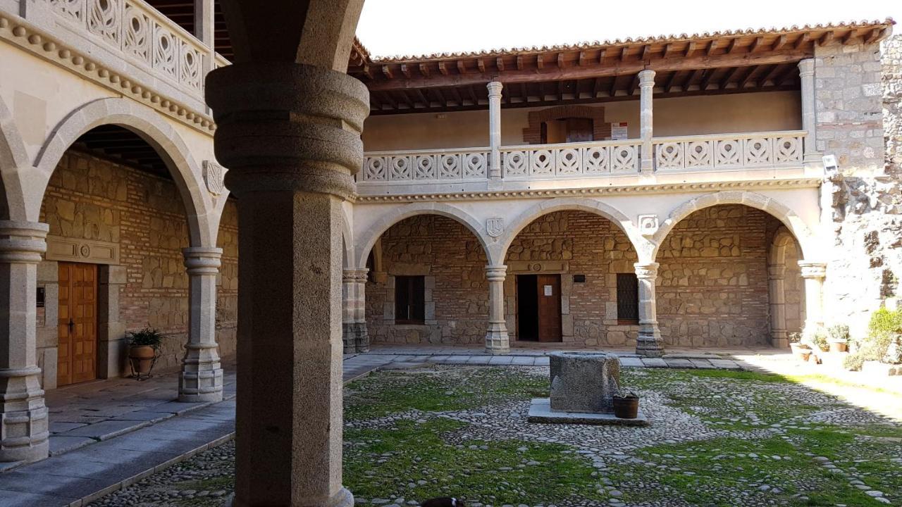 Casa Del Castillo By Naturadrada La Adrada Buitenkant foto